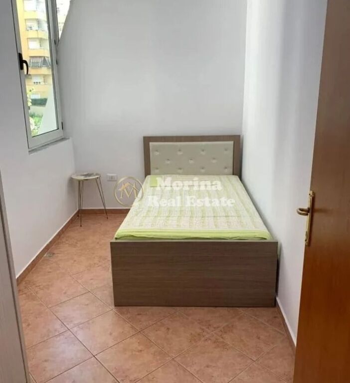 Affitto | Appartamento 2 + 1 | Comune di Parigi | 700 €/mese