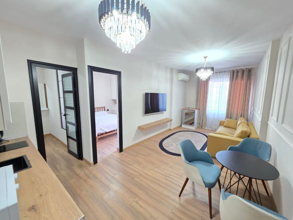 Apartament 2+1, Islam Alla, Myslym Shyr