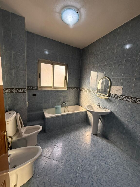 Jepet me Qera per Zyra