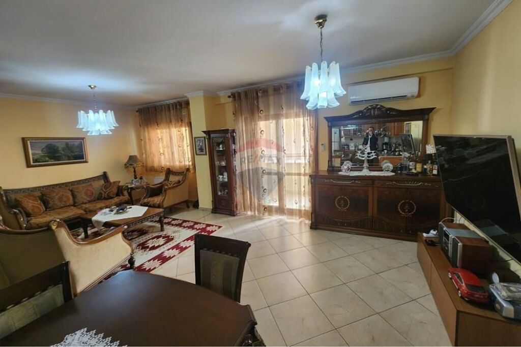 Apartament - Për Shitje - Komuna e Parisit, Tiranë(ID: 530381002-355)