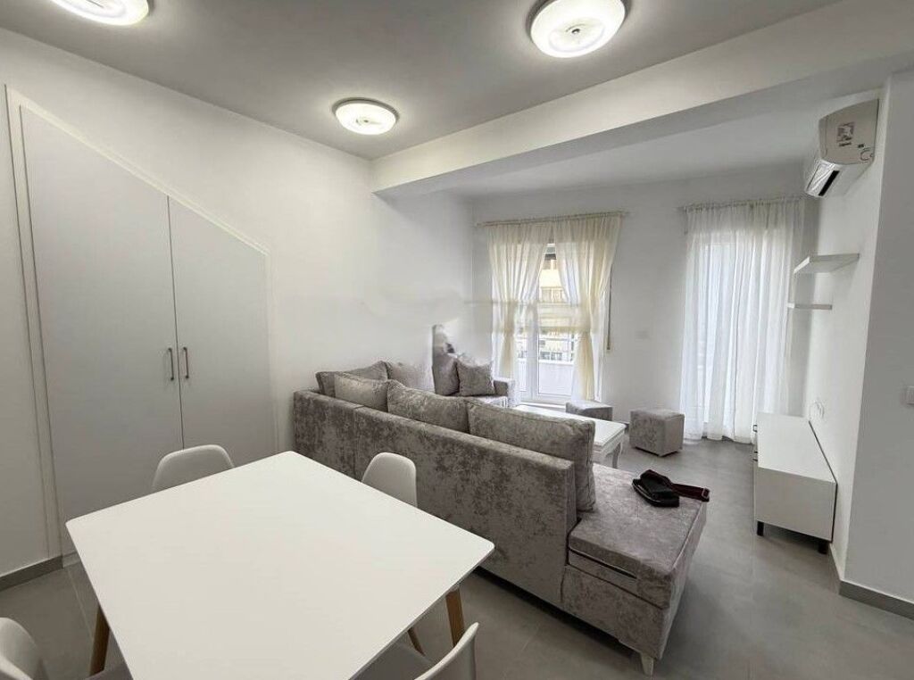 AFFITTASI 2+1 Con Posto Auto Kodra E Diellit