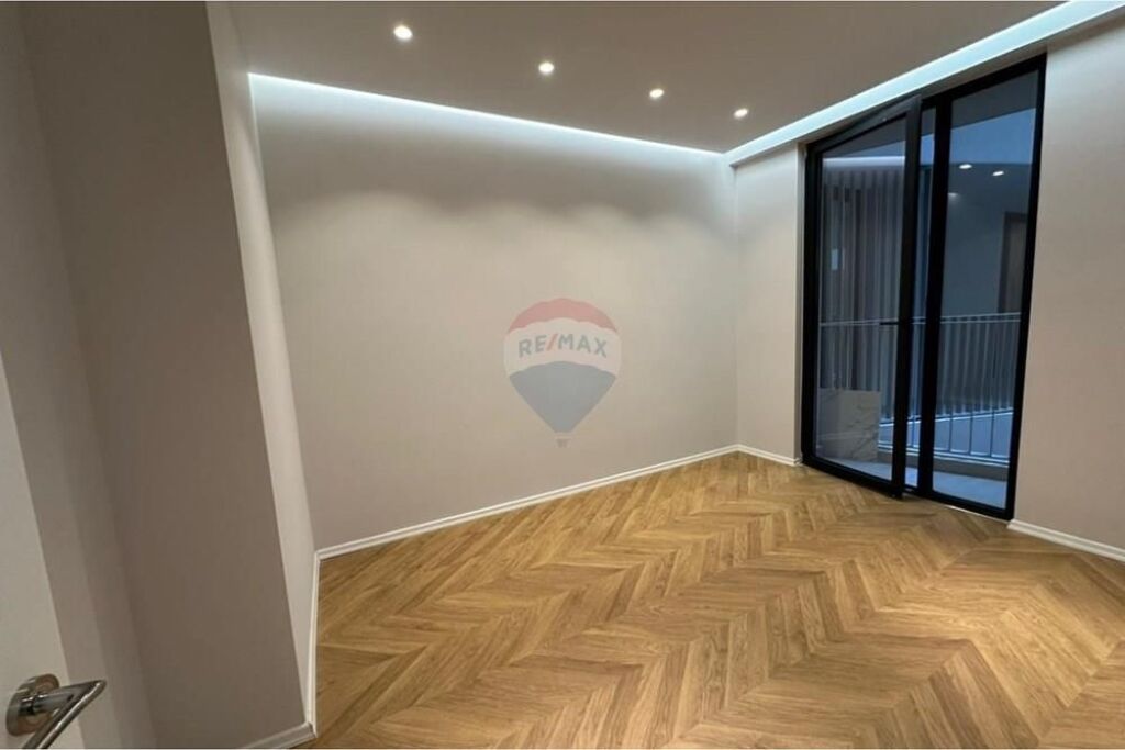 Office for rent at Golden Tower