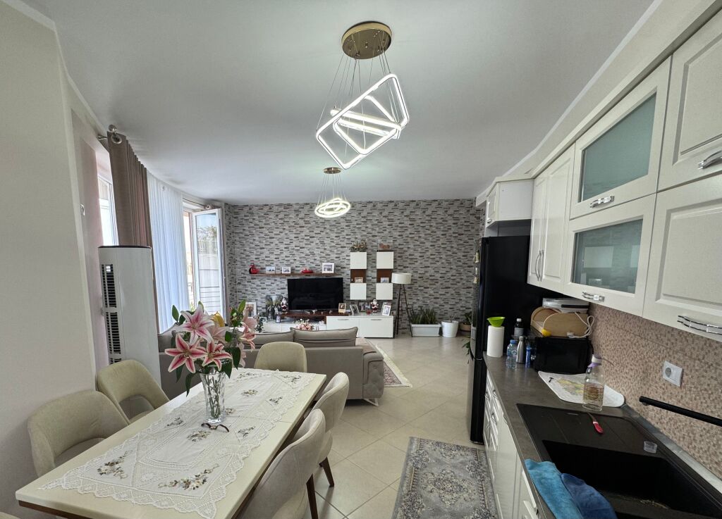 Appartamento 3+1+2 in vendita vicino al lago secco