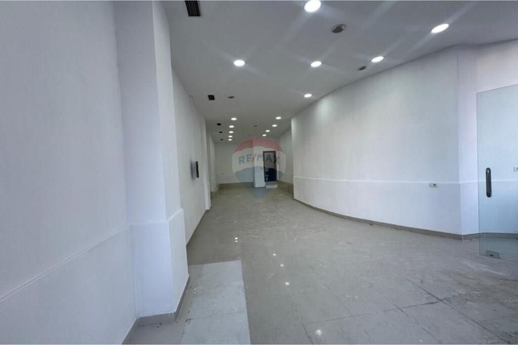 SHOP FOR RENT AT PJETER BUDI STREET