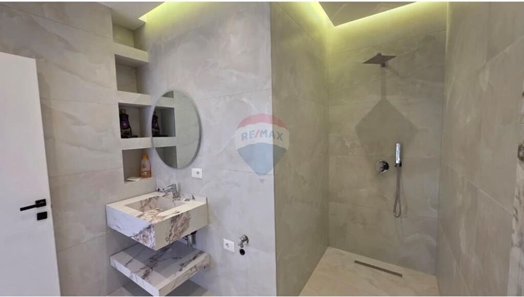 🌊 Apartment 2+1+2 for Sale – Lungomare, Vlora