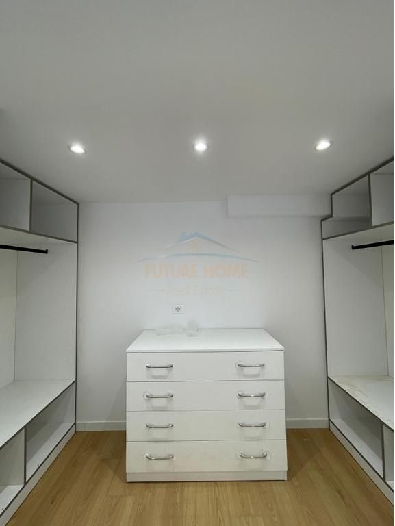 Qera, Apartament Loft, Fresku