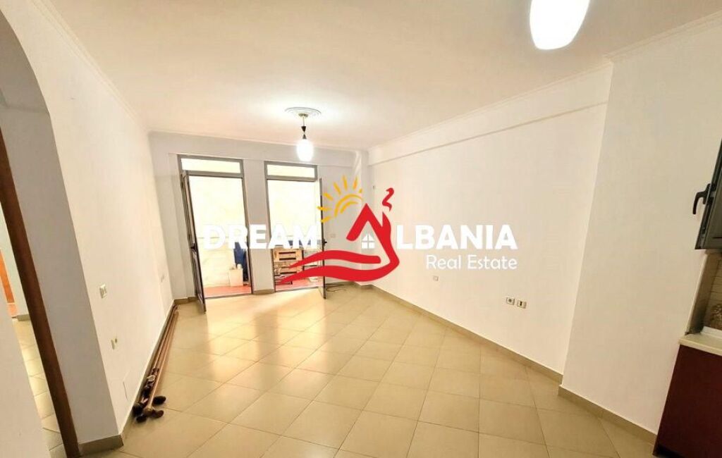 Jepet Apartament 1+1 me qera ne zonen e Yzberishtit ( ID 42111527 )