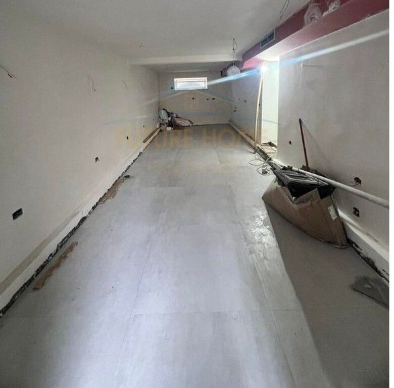 Affitto, Locale Commerciale, Via Durazzo