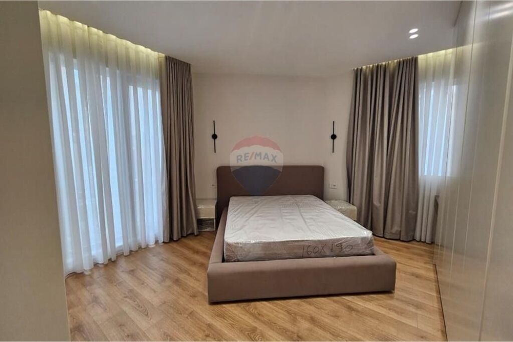 Apartment - For Rent - Dry Lake, Tirana