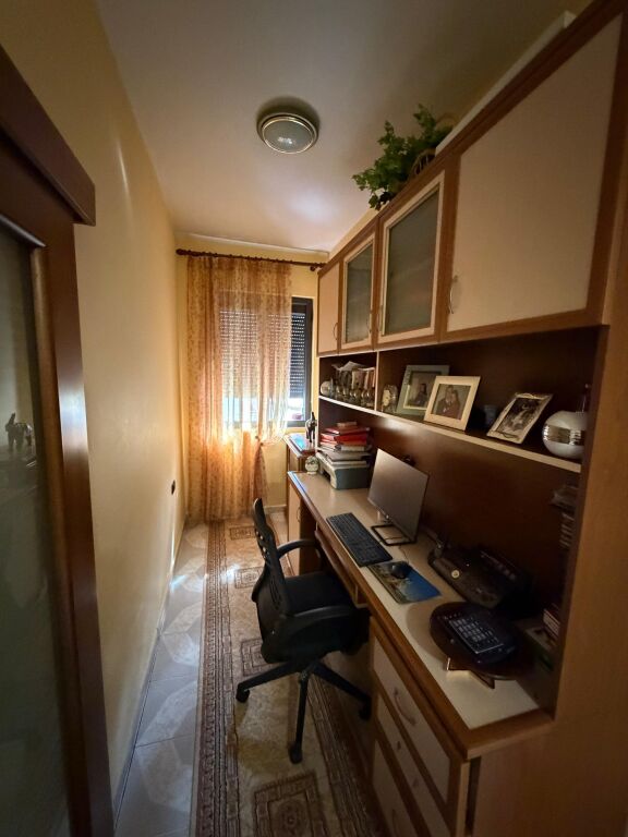 Appartamento 3+1+2 bagni in vendita in Via Durazzo