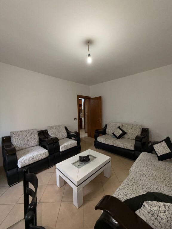 🏡 APARTAMENT ME QERA 2+1 (E pershtatur)