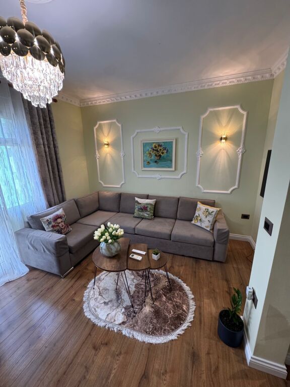 Jepet apartament me qera 1+1 muzeumi durres