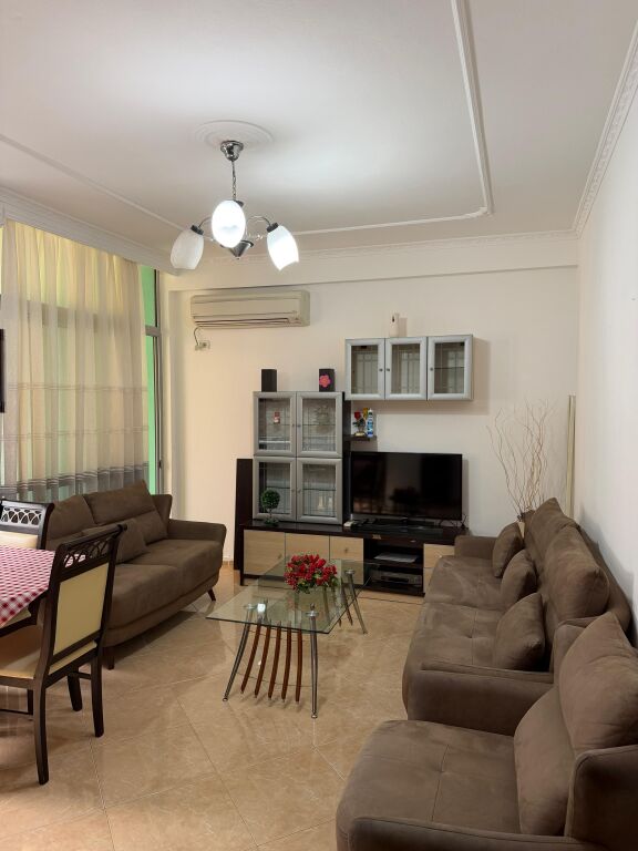 Apartament me qera - Astir