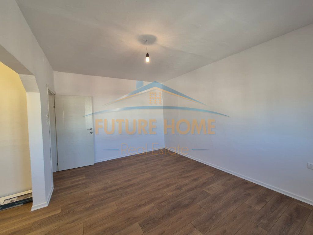 Shitet, Apartament 1+1, Oxhaku, Tiranë.