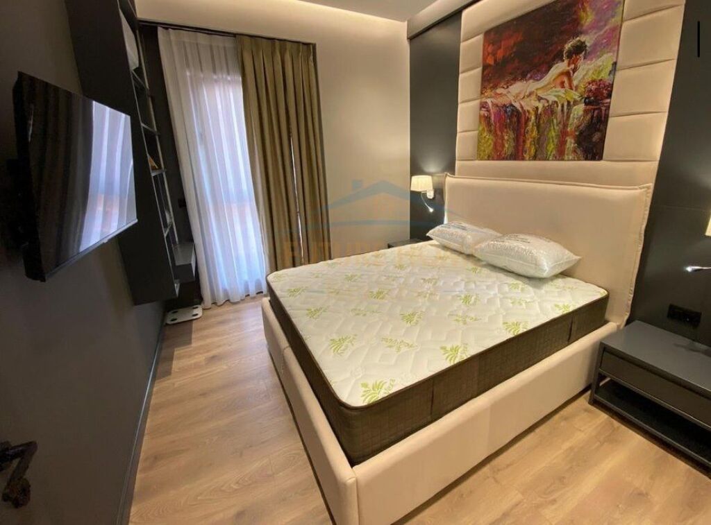 JEPET ME QERA APARTAMENT 1+1 TEK TIRANA GARDEN BUILDING