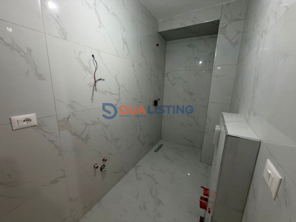 Shesim apartament 1+1+ Ballkon ne Rrugen e Kosovareve!