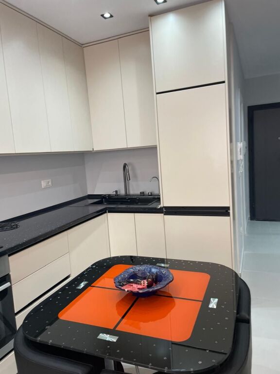 Jepet apartament me qera 1+1