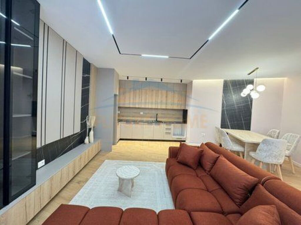 Shitet, Apartament 2+1+2, Unaza e Re