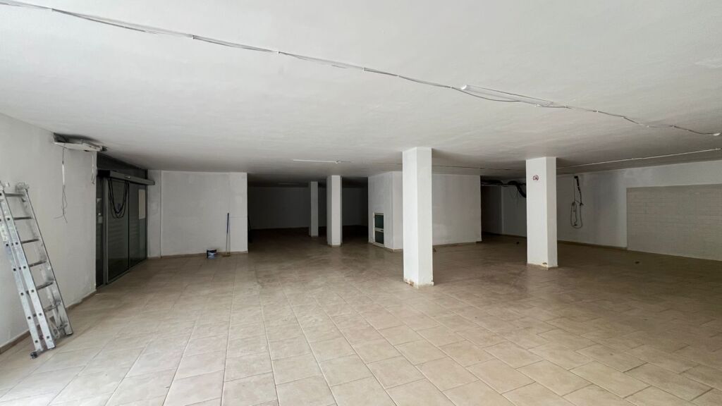 Commercial space for rent at Brryli!