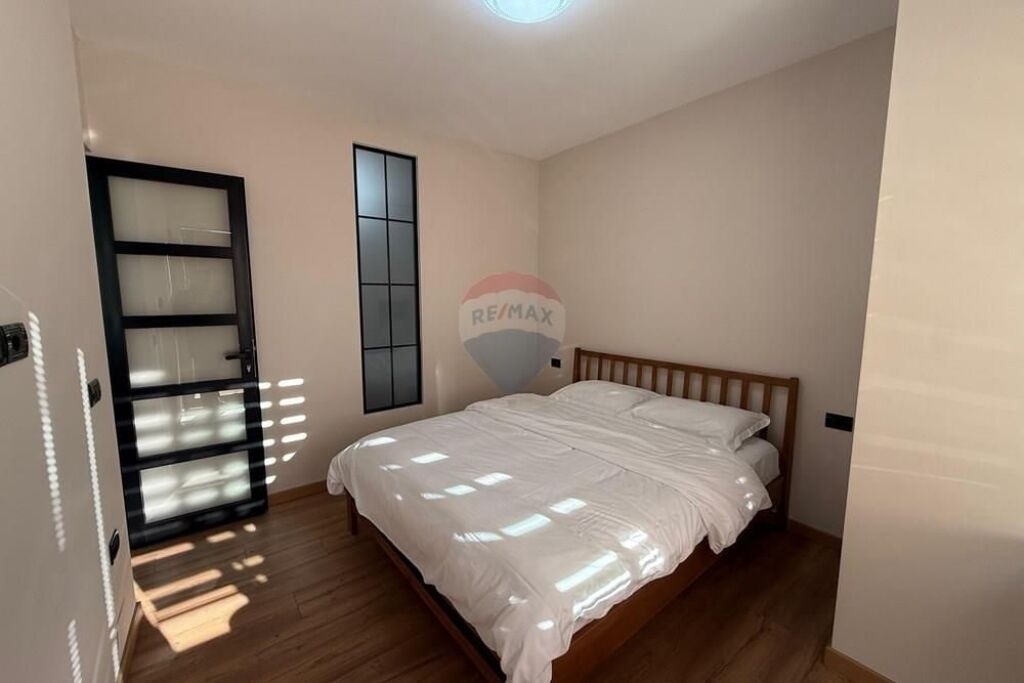 Apartament - Për Qira - Rruga Islam Alla, Tiranë