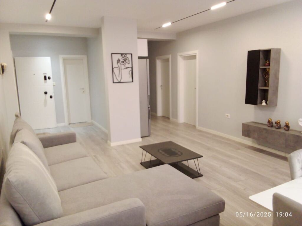 Apartament me qera - 21 Dhjetori