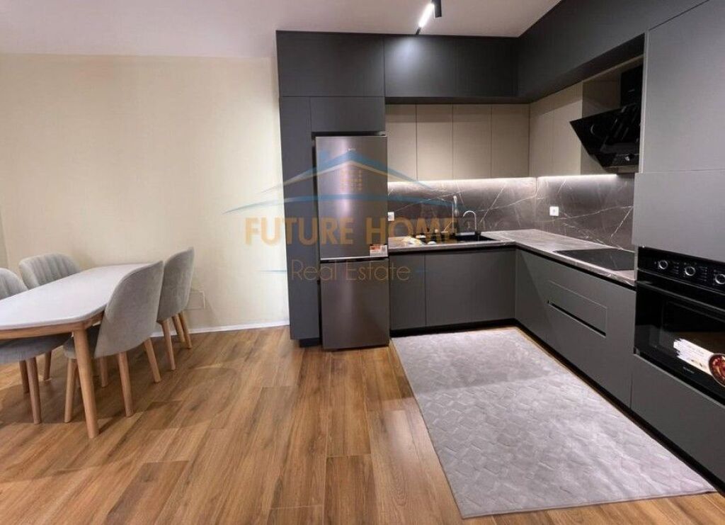 Qera, Apartament 1+1,Galeria Roma , Rruga e Kavajes, Tirane !