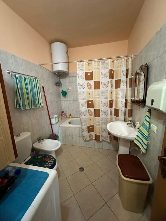 Shitet okazion 1+1 ne Golem,Durres Shume prane Detit