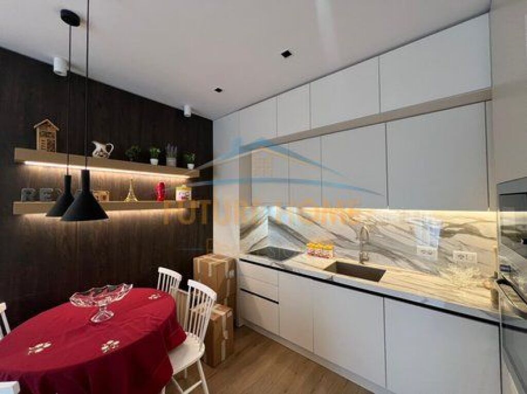 Shitet, Apartament 2+1+2+2 Poste Parkimi, Kompleksi Magnet