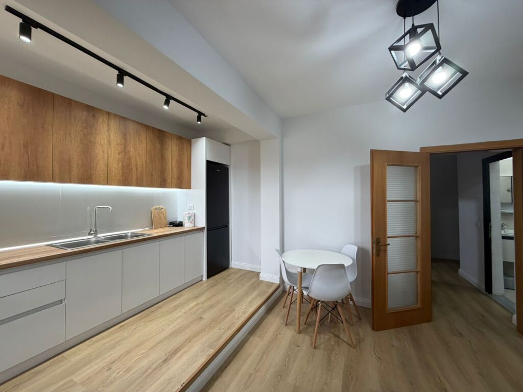 Shitet Apartament 1+1