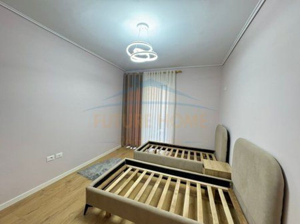 Shitet, Apartament 2+1+2, Unaza e Re