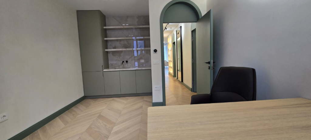 🏢 Locale Commerciale in Affitto – Residenza Altana, Comune di Parigi📍