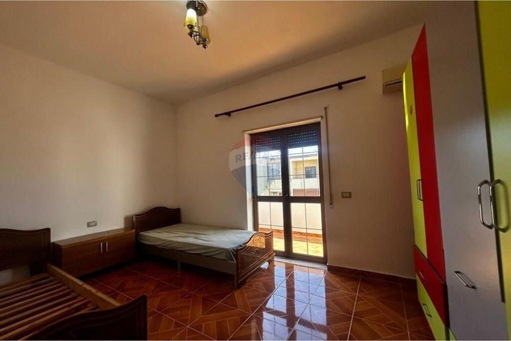 🏠 Apartament 2+1+2 për Shitje – Rruga Zaho Koka, Vlorë