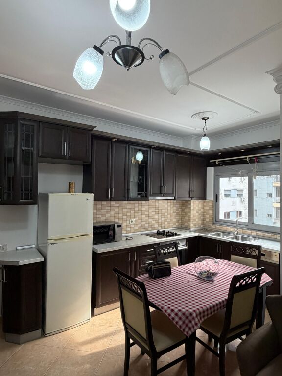 Apartament me qera - Astir