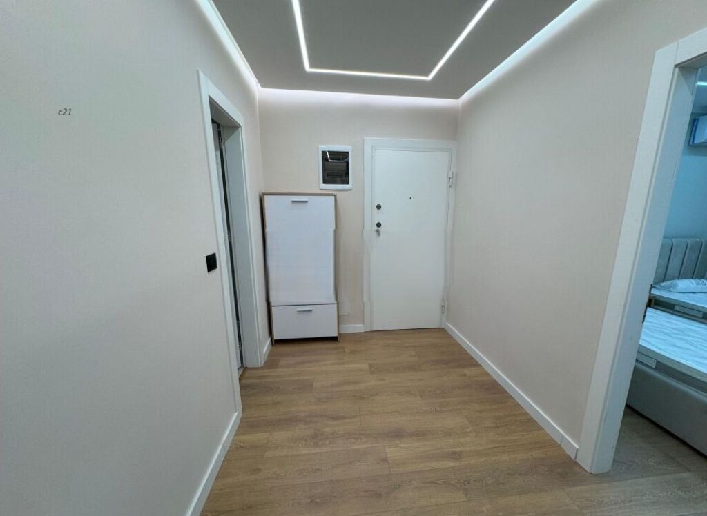 2+1 78m2 kati 1 Xhamlliku