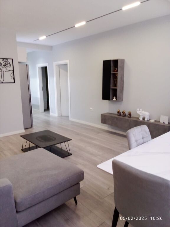 For rent 2+1 at Frosina Plaku, 21 Dhjetori