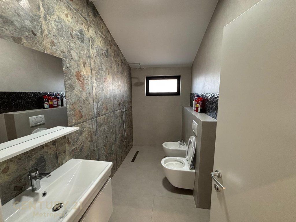 Appartamento 2+1+2 in Affitto-Laprakë, vicino all'Ospedale Militare