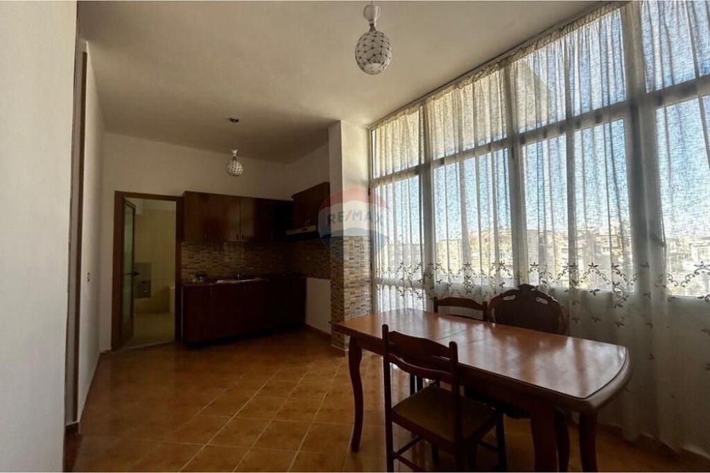 🏠 Apartament 2+1+2 për Shitje – Rruga Zaho Koka, Vlorë