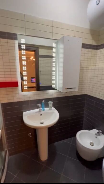 🏡 Appartamento in Affitto – Complesso Delijorgji, Tirana