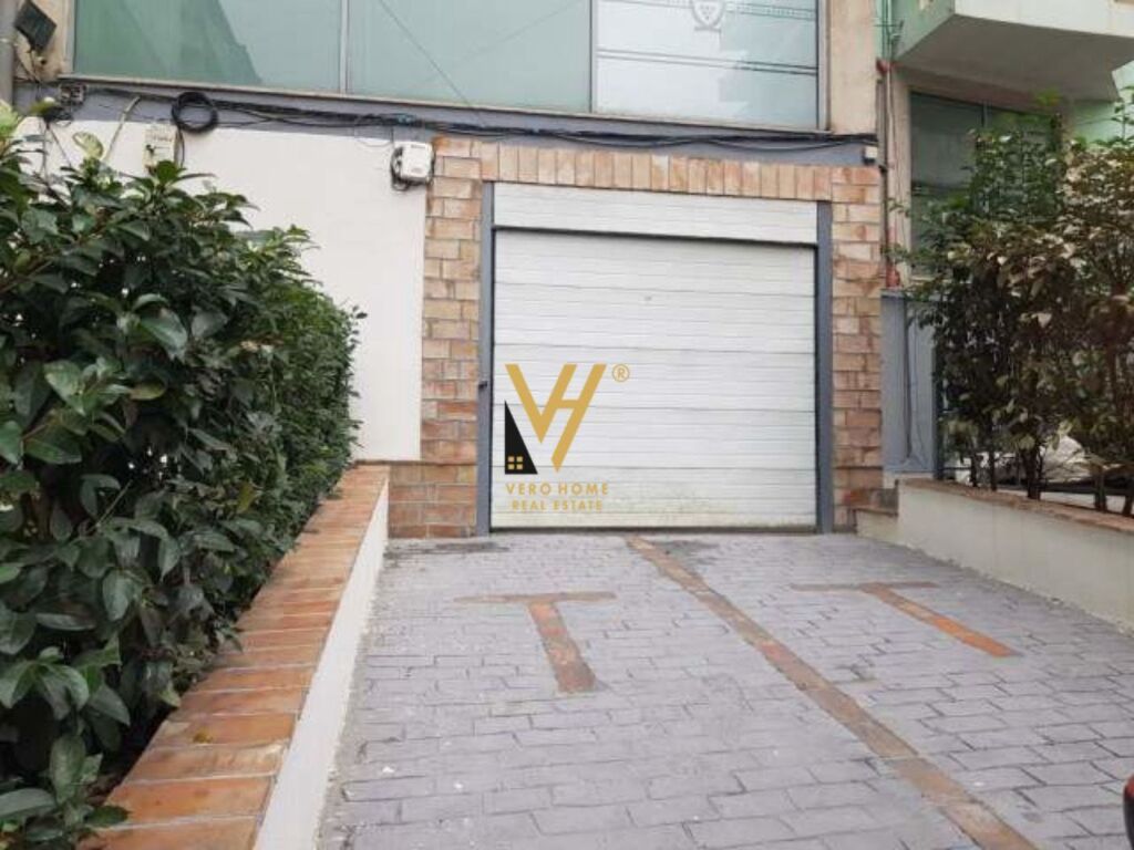 WAREHOUSE 450 M2 FOR RENT AT KODRA E DIELLIT 2,350 EURO