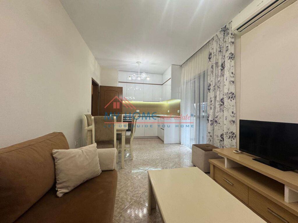 Apartament 1+1 me qera prane Square 21 ne Tirane