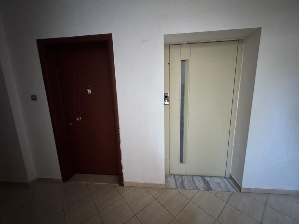 Apartament 1+1 në Sarandë, 55 m², pamje nga deti, gati për banim