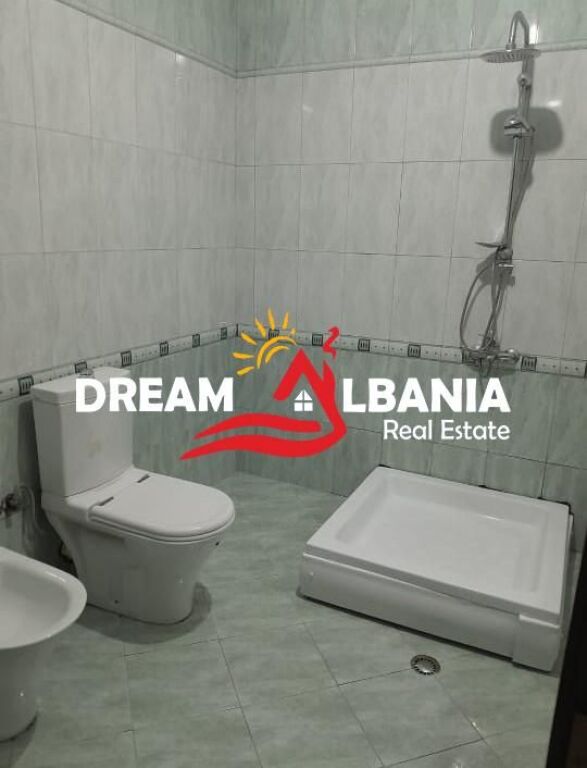 Jepet Apartament 2+1 ne zonen e Yzberishtit prane Rruges 3 Deshmoret  ( ID 42215493 )