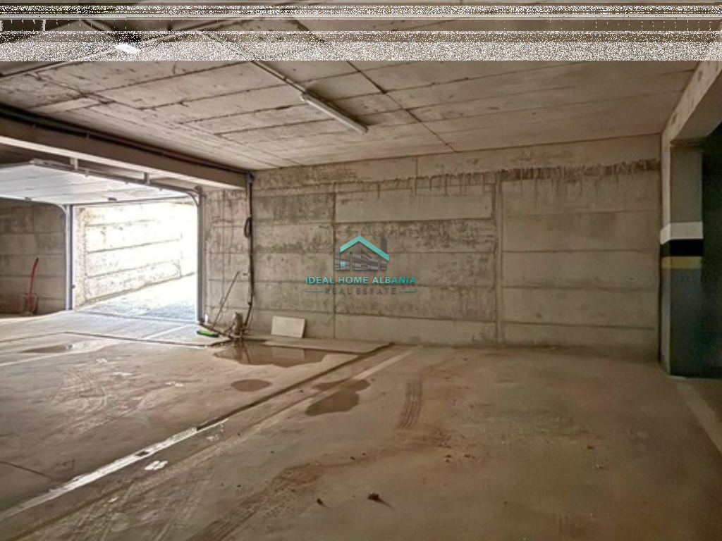 Garazh Shitet Lungomare, Vlore.