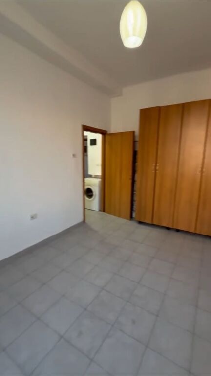 ZYRE ME QERA 50 M BLLOK 60.000 LEKE