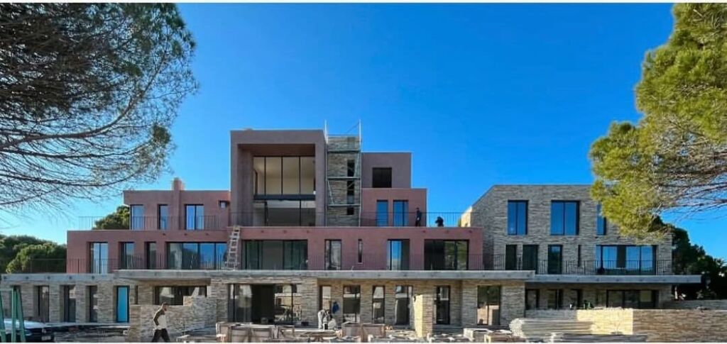 💥 OPPORTUNITY 💥 🏡 Apartment 1+1 for sale at Lura Complex 5 Gjiri i Lalzit Apartment 1+1 for sale 🌊✨