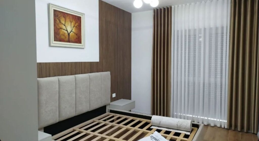 APARTAMENT ME QERA 1+1 PAZARI RI 70.000 LEKE FH-58061