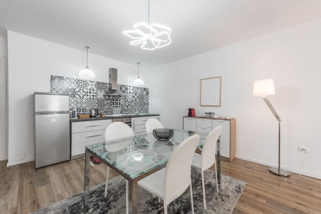 Apartment 2+1, Center!