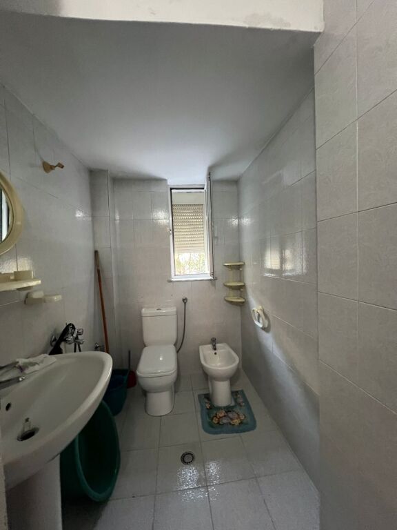 APARTAMENT ME QERA 2+1 21 DHJETORI 50.000 LEKE