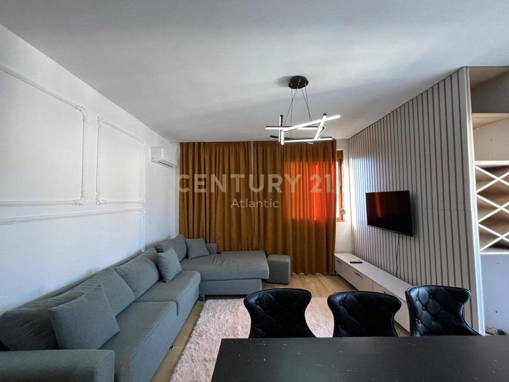 JEPET ME QERA APARTAMENT 2+1 I MOBILUAR NE PLAZH HEKURUDHA DURRES !