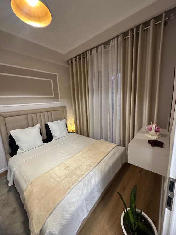 Jepet me qira 1+1 mobiluar lux Rezidenca KadiuAli Dem 🏷️45.000leke